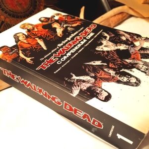 The Walking Dead graphic novel comic book Compendium 1, Issues 1-48. Like new!